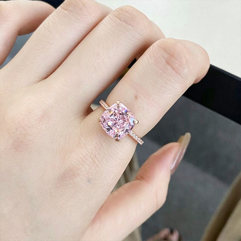 Halo-style solitaire diamond ring