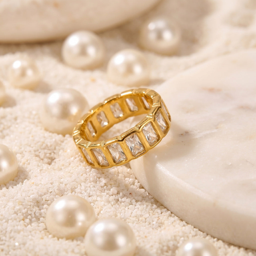 Hollow Heart Paved Band Ring
