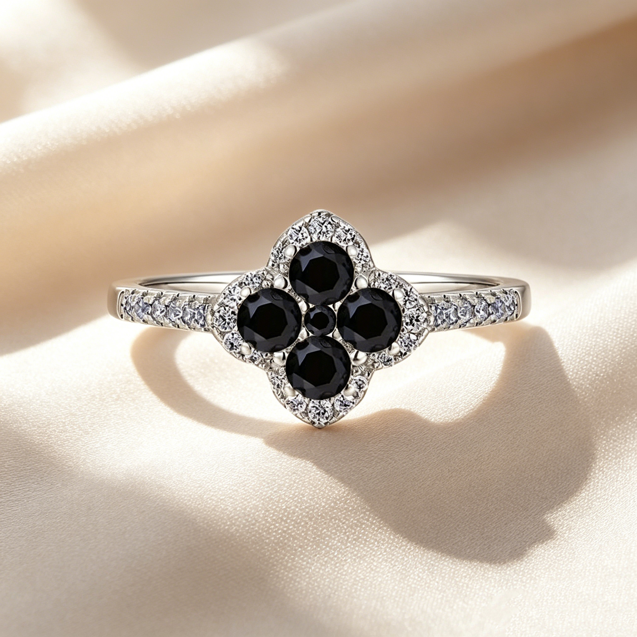 Minimalist Elegant Moissanite Four-Leaf Clover Ring