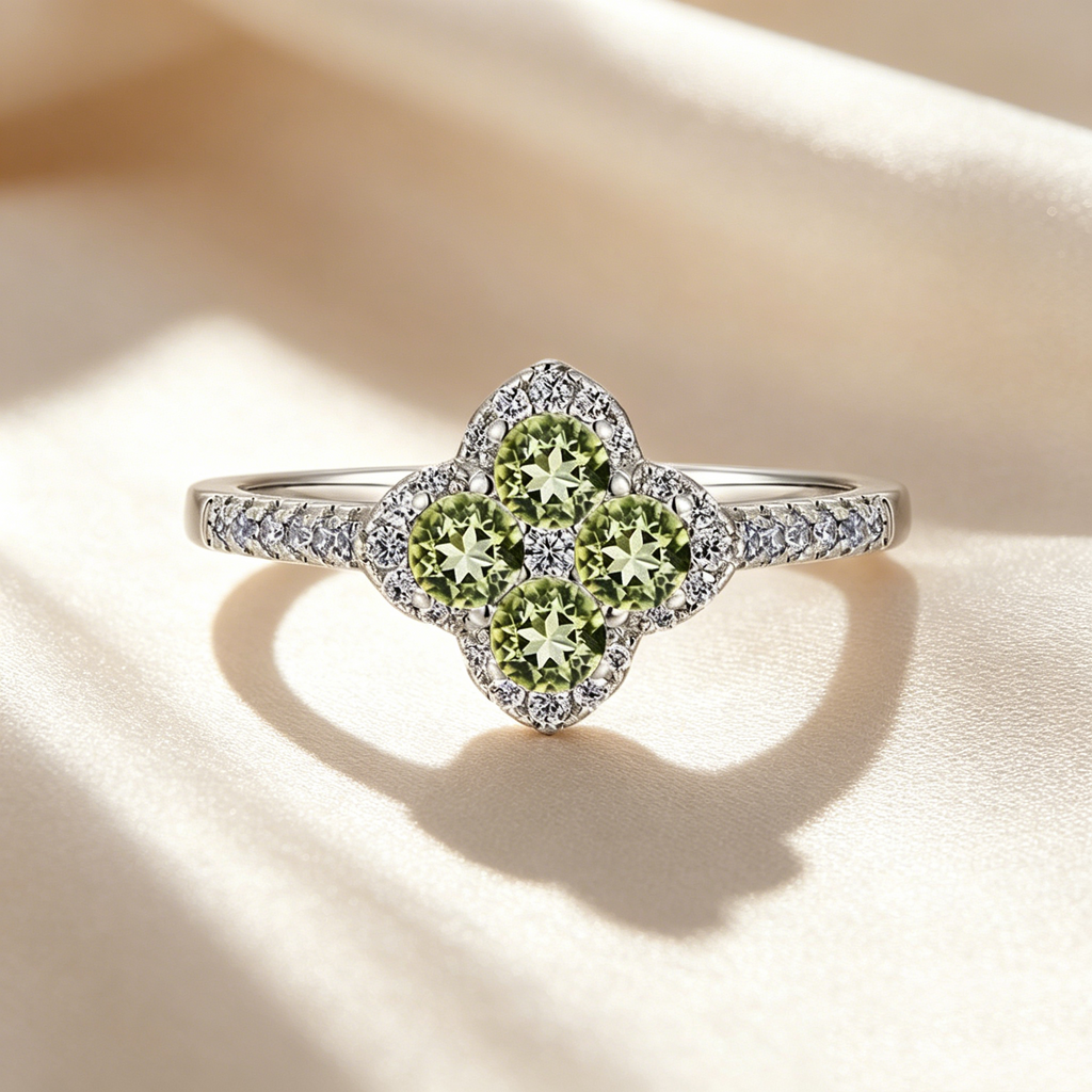 Minimalist Elegant Moissanite Four-Leaf Clover Ring