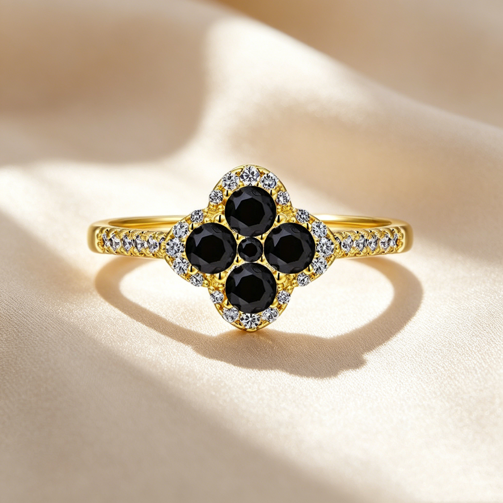 Minimalist Elegant Moissanite Four-Leaf Clover Ring