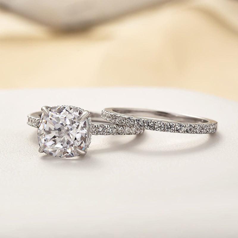 Bridal Cushion 2PC Ring Set | White Gold