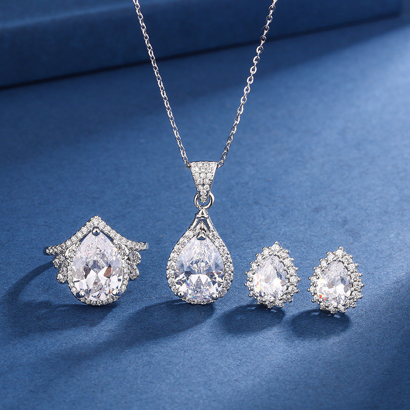 Aria Teardrop White Set | White Gold