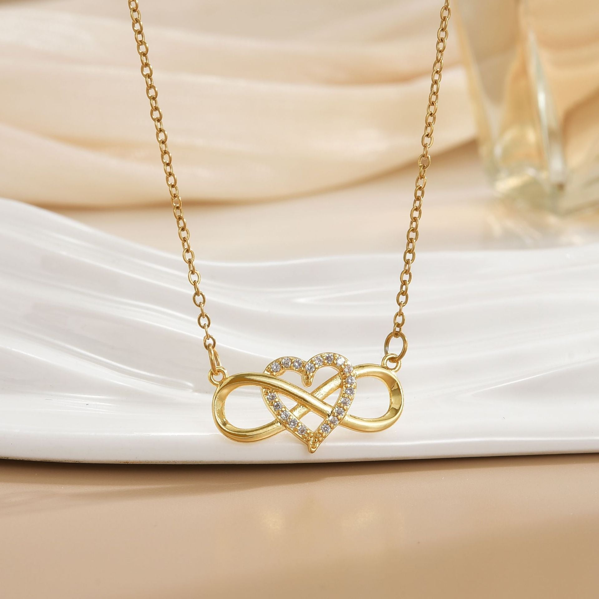 Love Knot Infinity Necklace | Gold