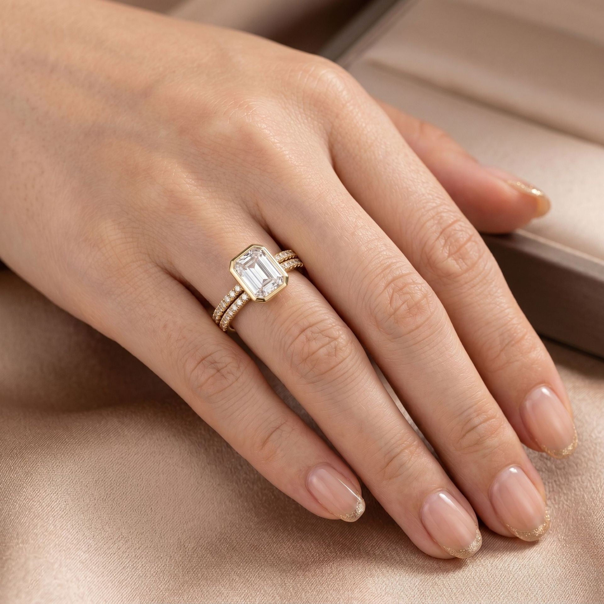 Timeless Emerald Bezel Ring Set