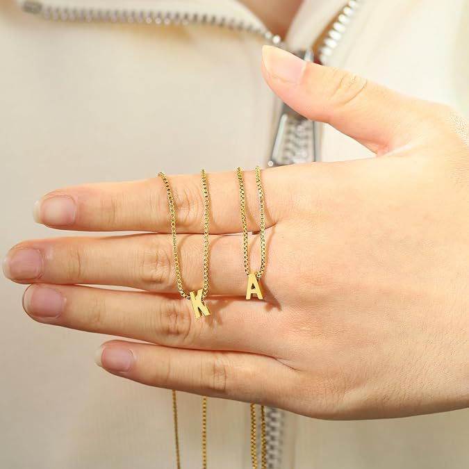 Love letter initial necklace | Gold