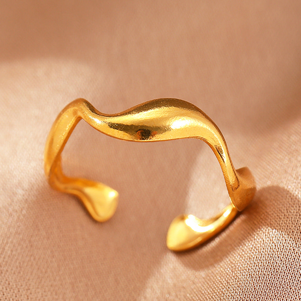 Elyra Smooth Flow Ring | Gold