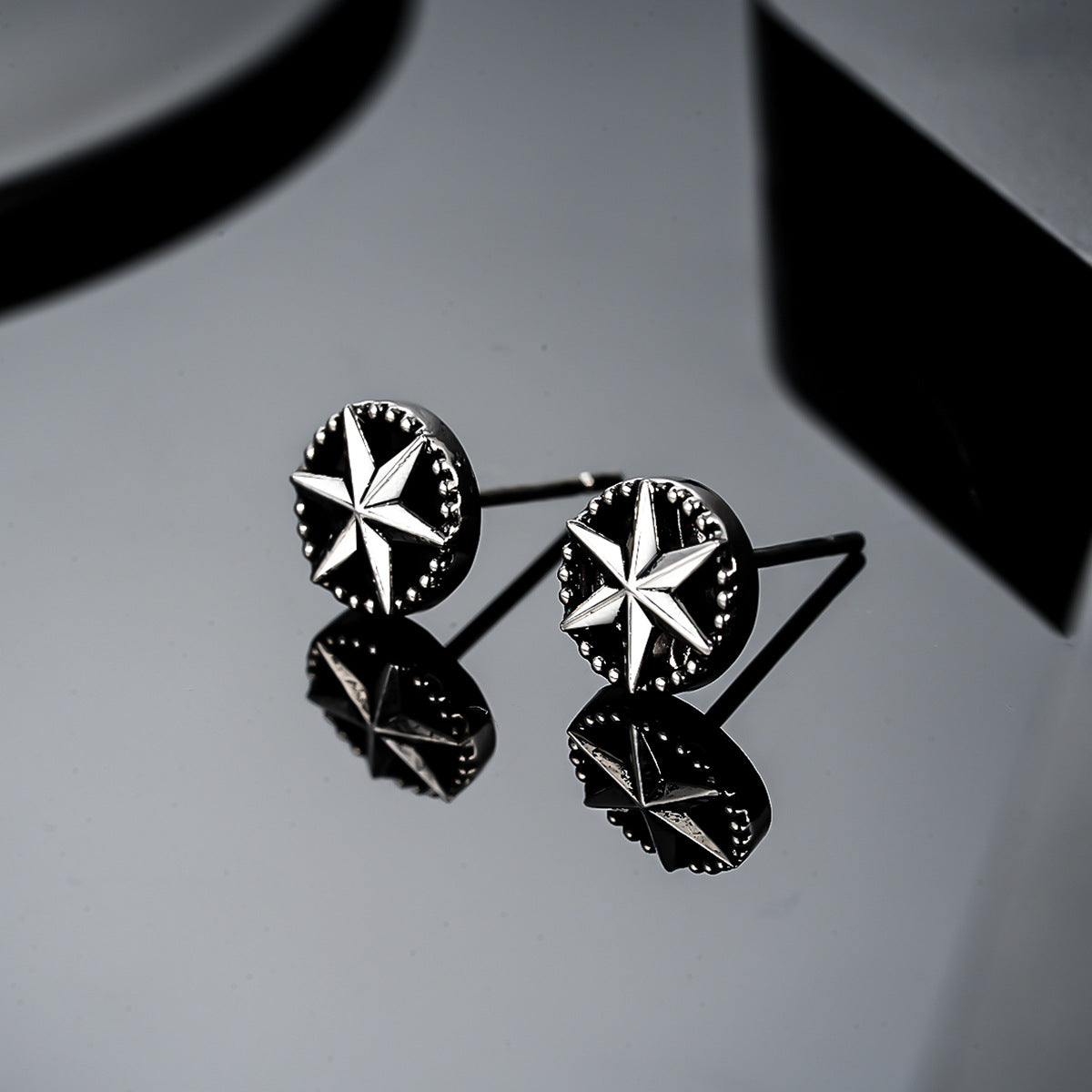 Ardyn Northstar Stud Earring | White Gold