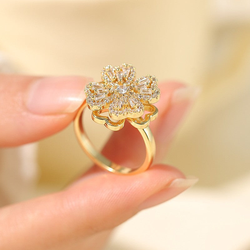 Rotating Four-Leaf Clover Moissanite Ring