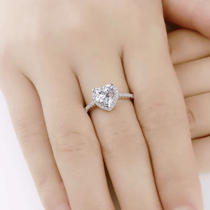 Coralia Amouré Ring | White Gold