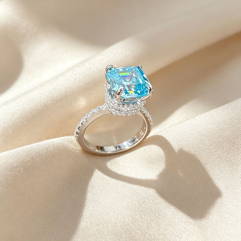 Halo-style solitaire diamond ring