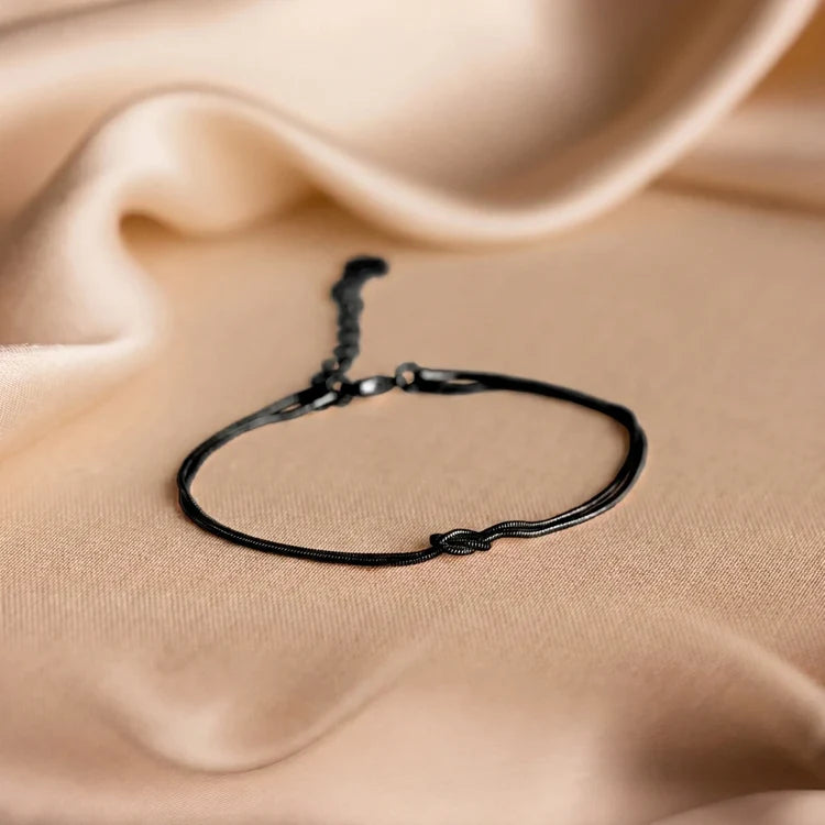 Forever Knot Bracelet – Meaningful Gift for Couples, Best Friends & Family