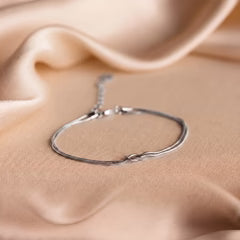 Forever Knot Bracelet – Meaningful Gift for Couples, Best Friends & Family