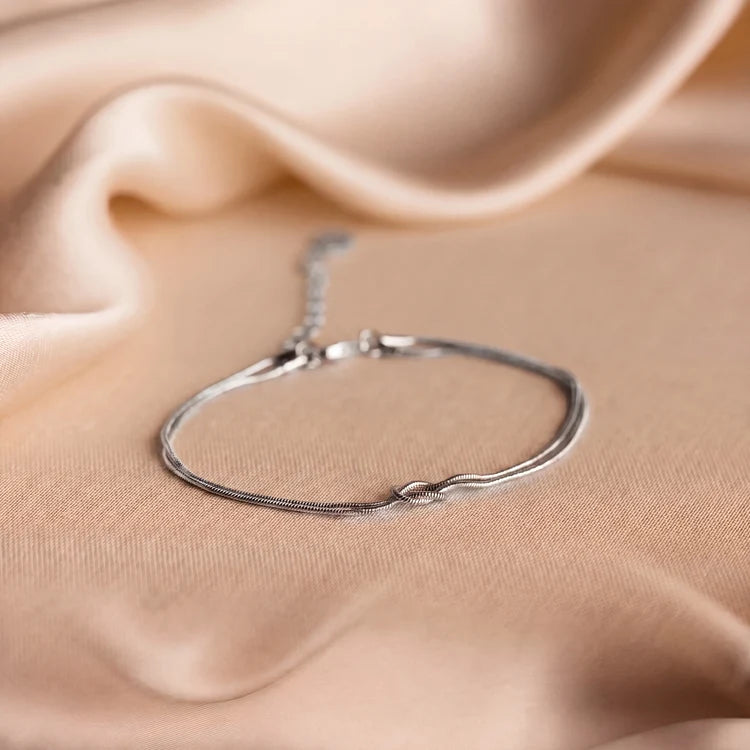 Forever Knot Bracelet – Meaningful Gift for Couples, Best Friends & Family