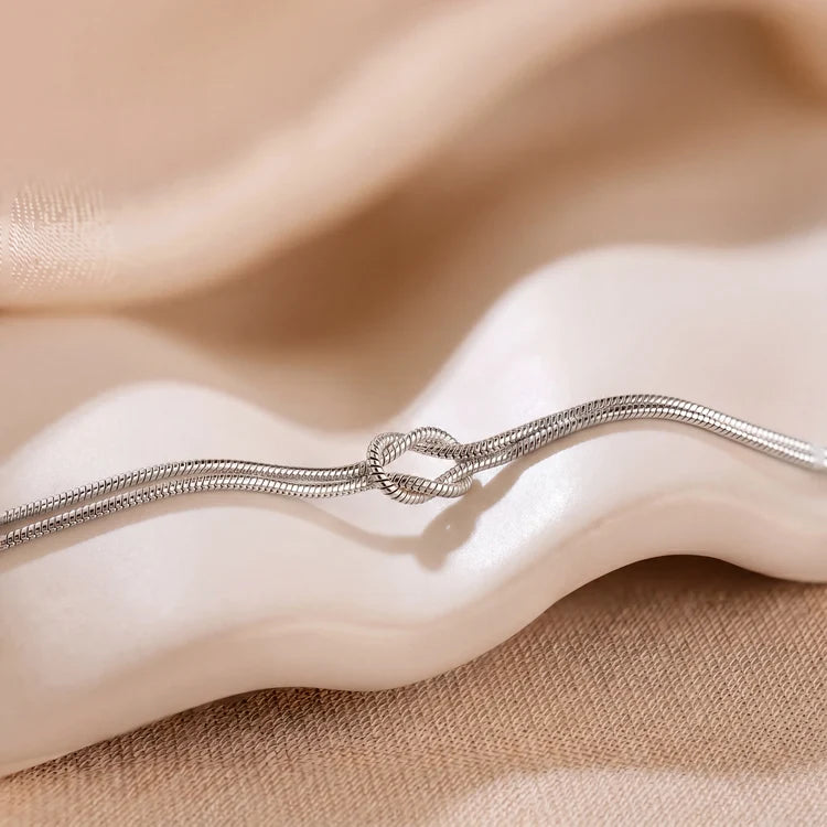Forever Knot Bracelet – Meaningful Gift for Couples, Best Friends & Family