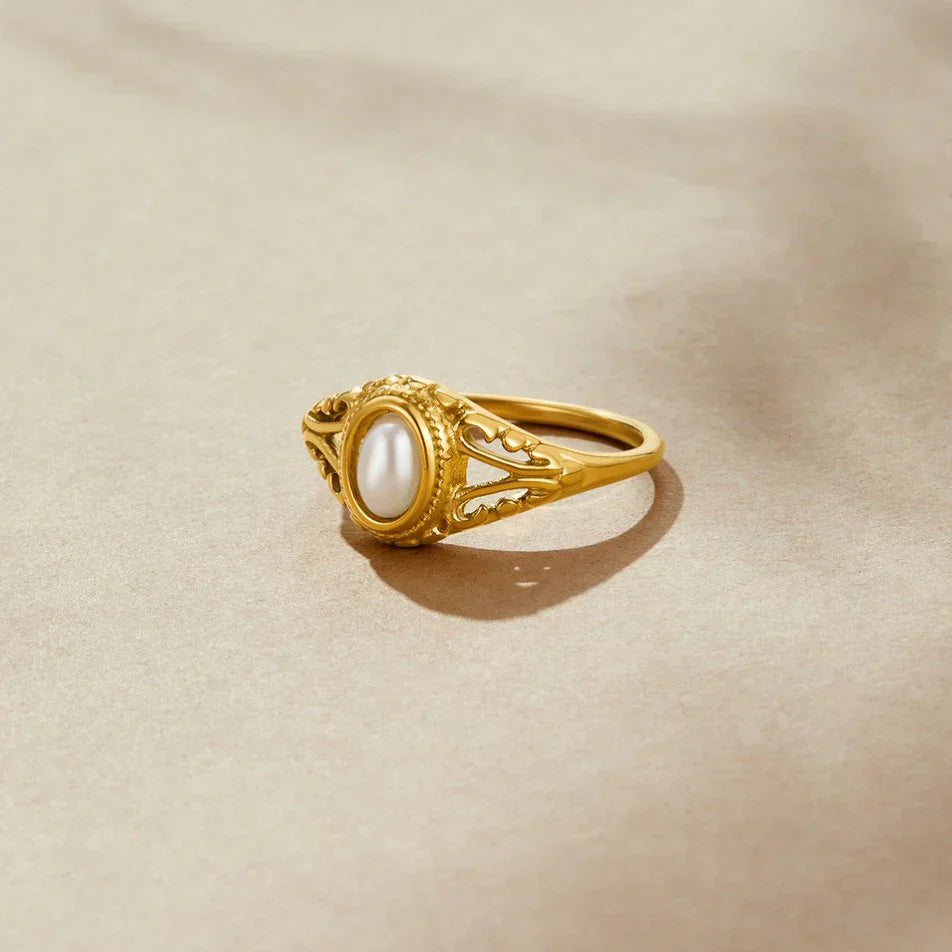 Zavienne Timeless Pearl Ring | Gold