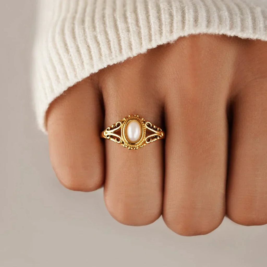 Zavienne Timeless Pearl Ring | Gold